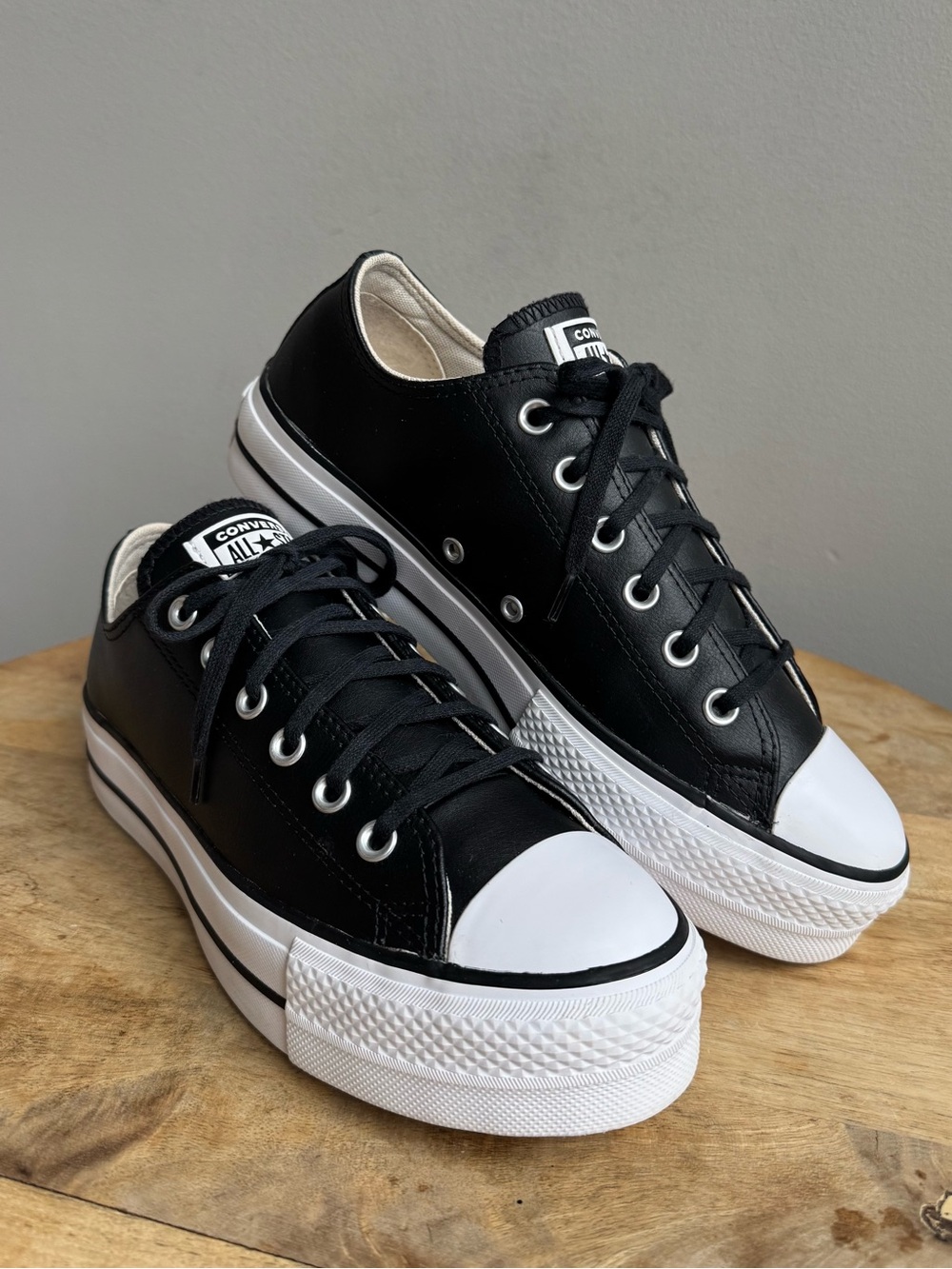 Converse Black Leather Platform Lift Chuck Taylor Low Top Sneakers Size 9